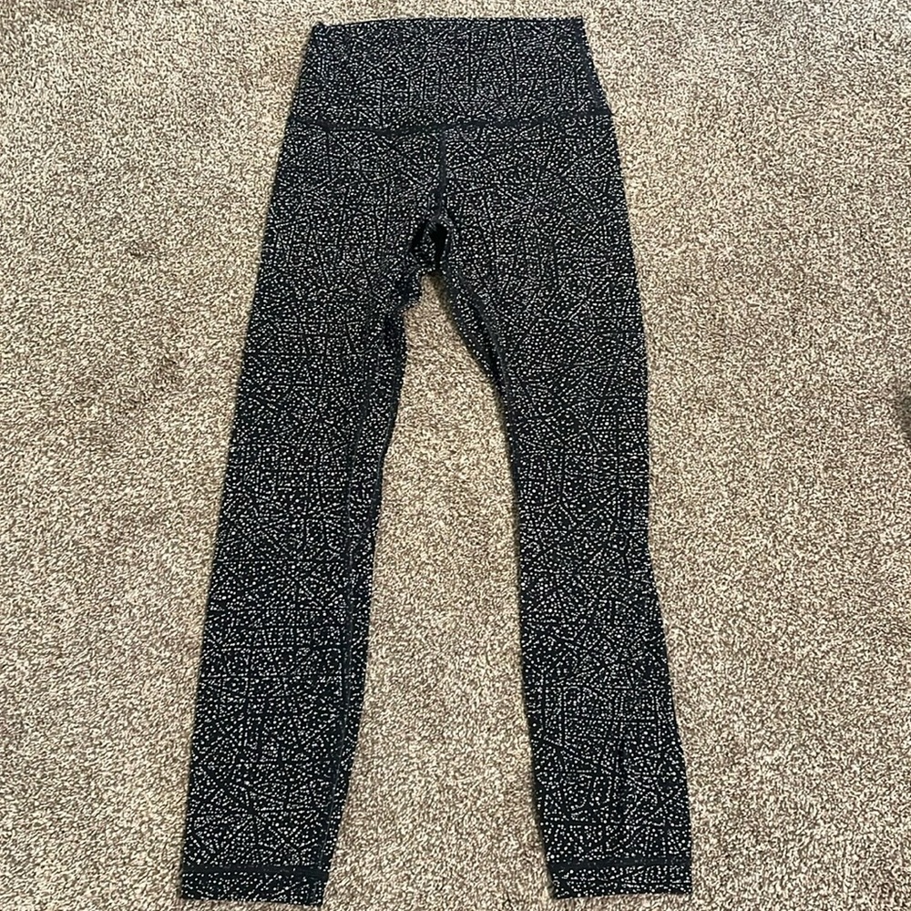 Women’s size 4 lululemon leggings